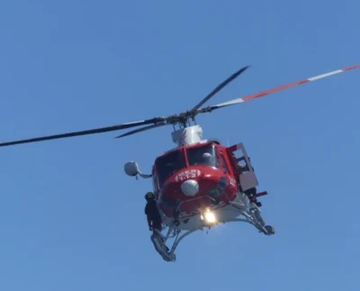 helicóptero rescata