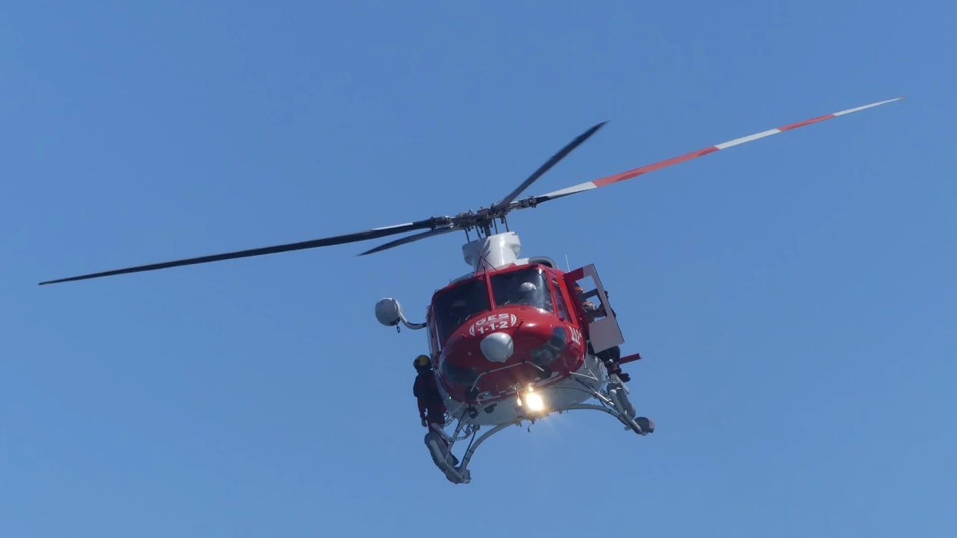 Helicóptero rescata cuerpo de hombre en Tenerife
