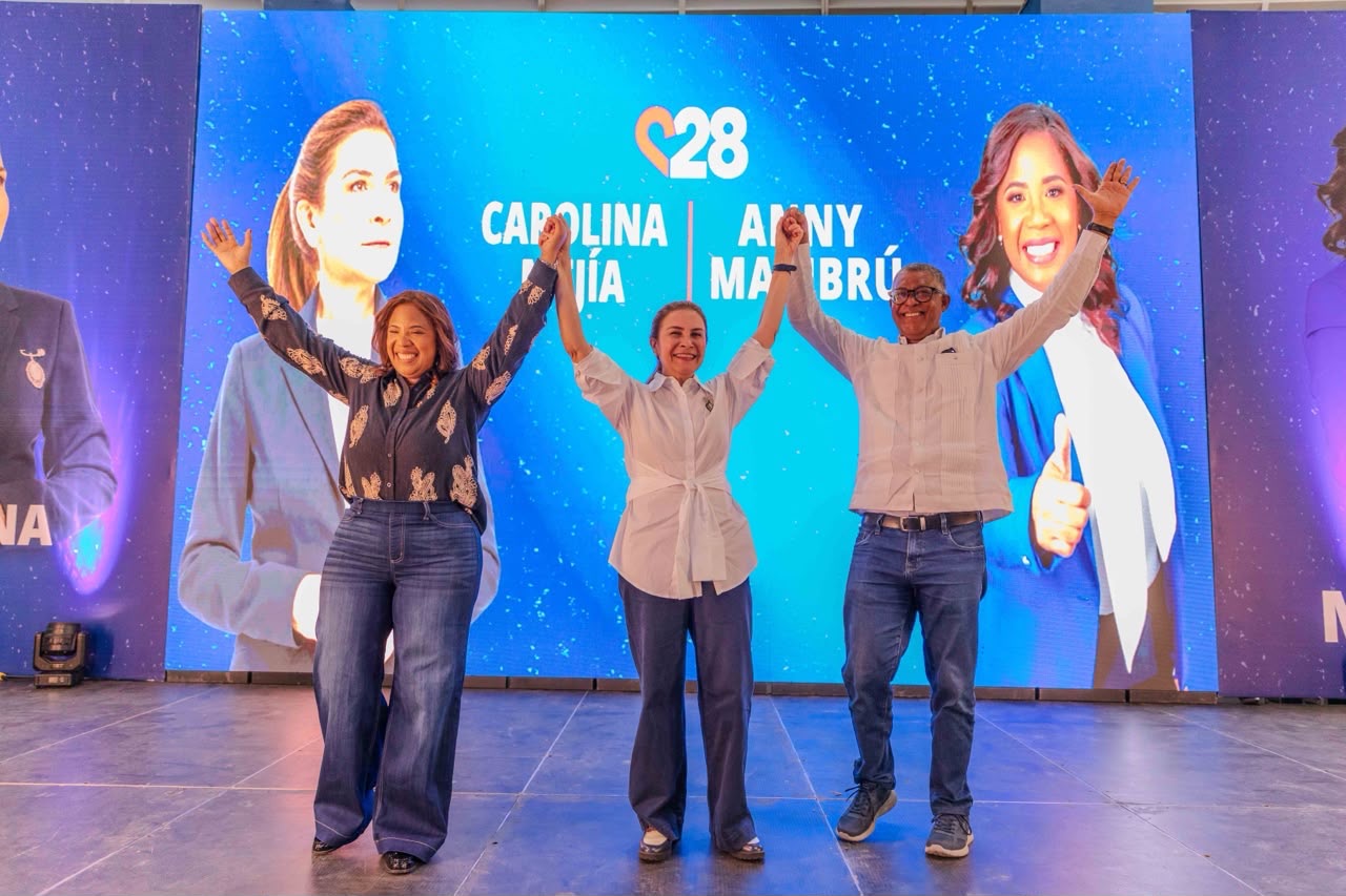 Carolina Mejía fortalece estructura política en SDE