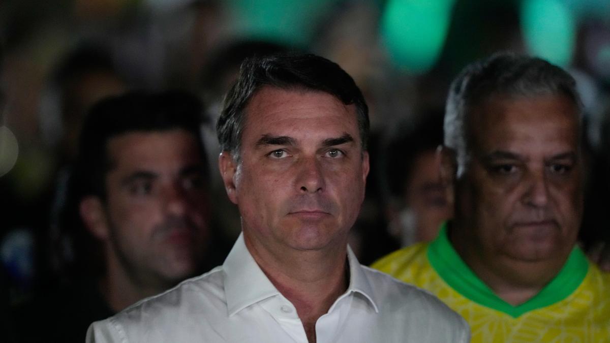 Flávio Bolsonaro escapa a EE.UU. tras perder fuero en Brasil
