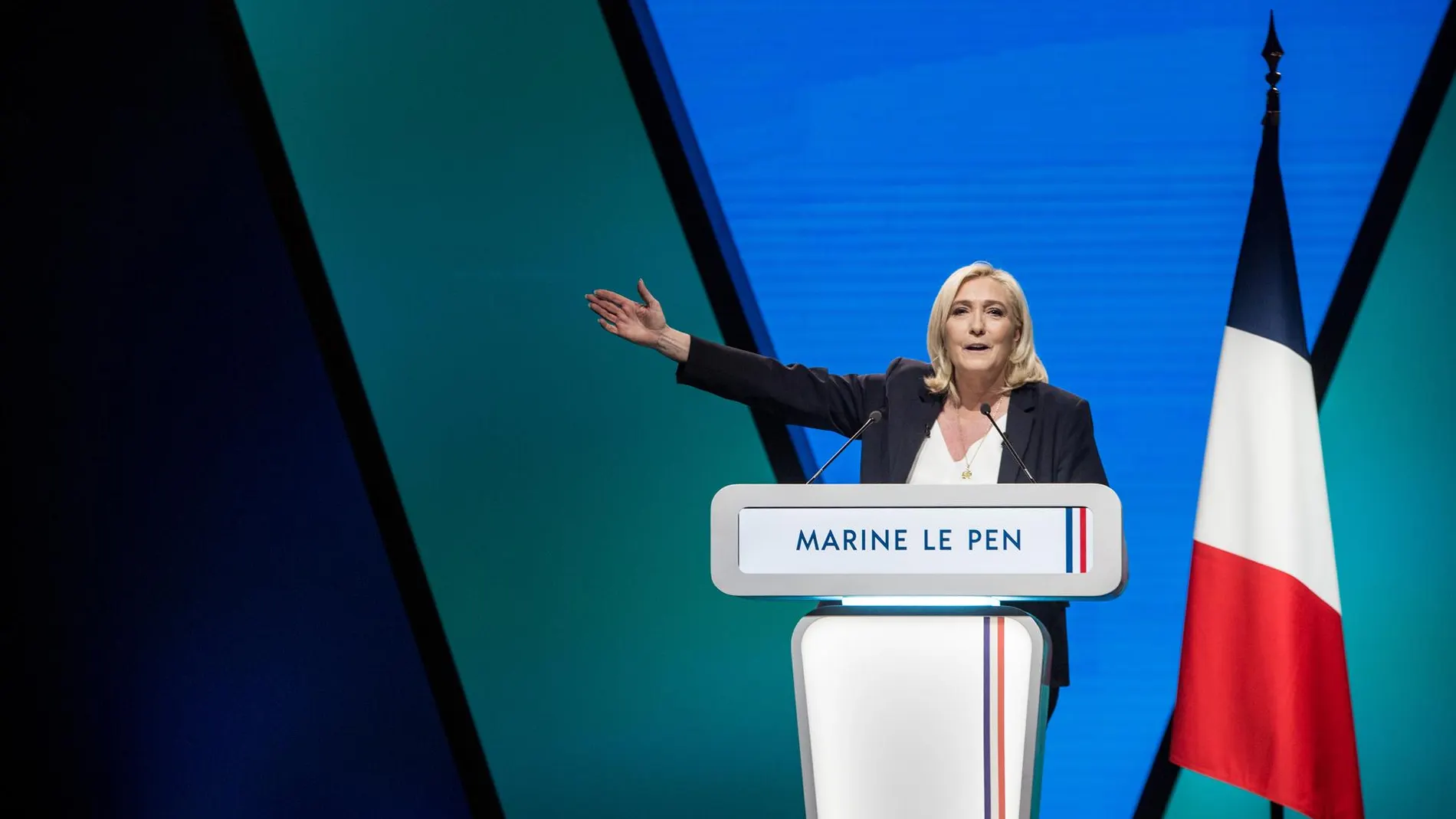RN de Le Pen despliega 3.000 policías en mitin de Orleans