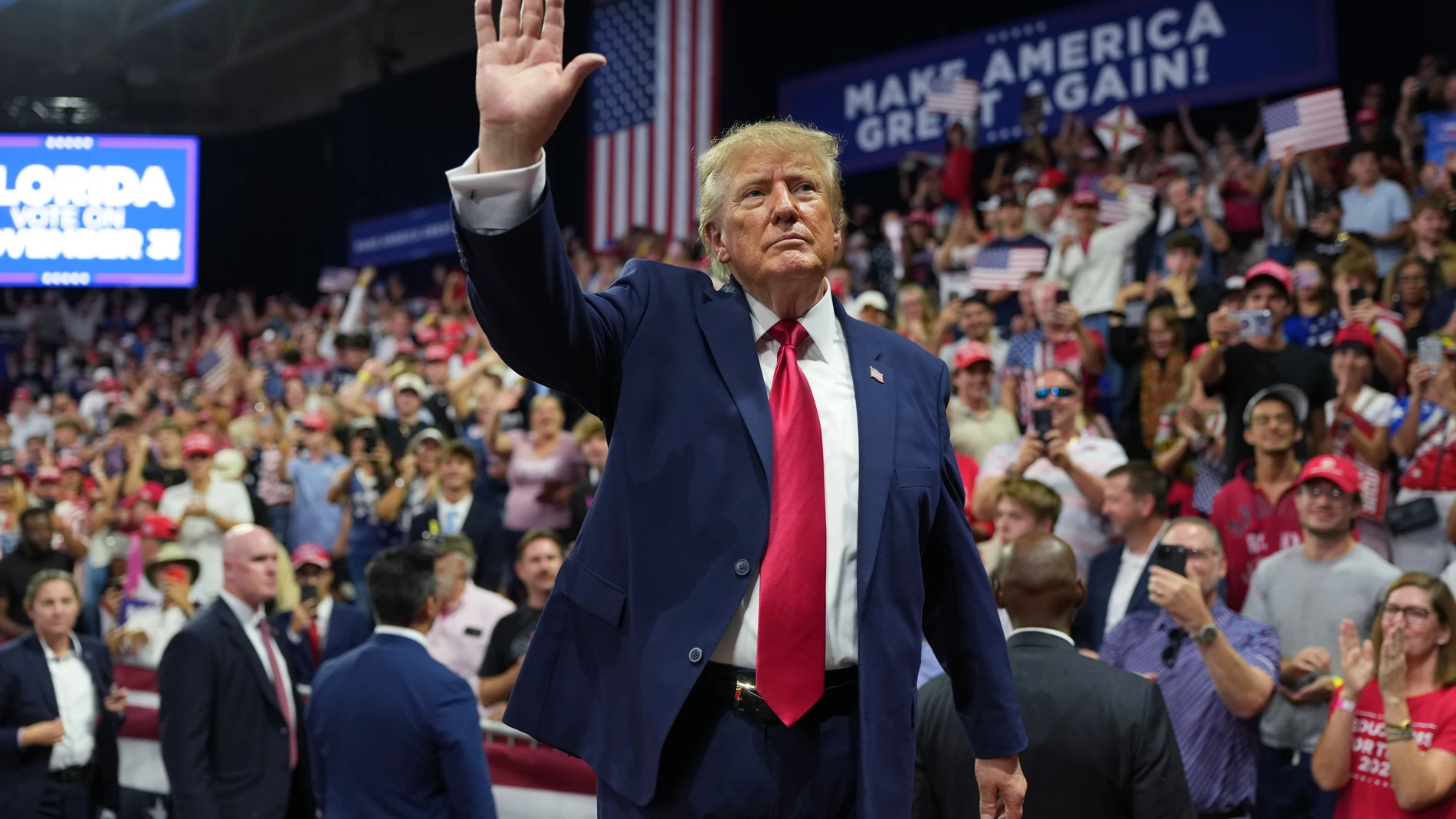 Trump pide voto anticipado en Florida y Michigan