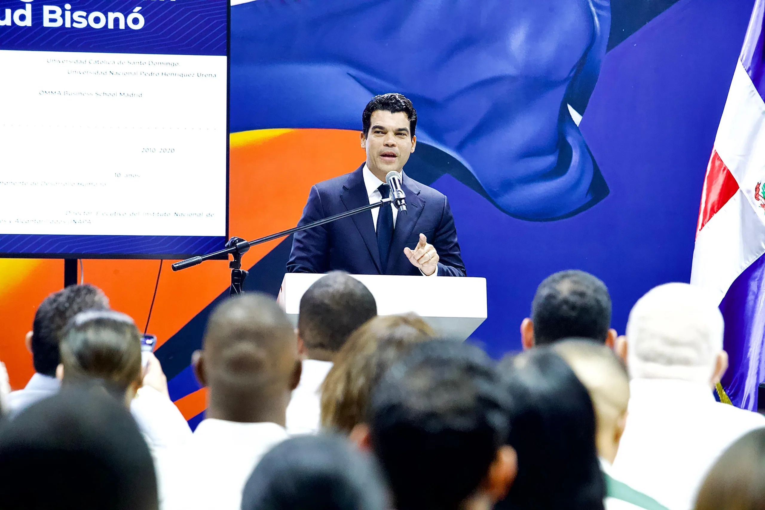Wellington Arnaud presenta visión de desarrollo en el PRM