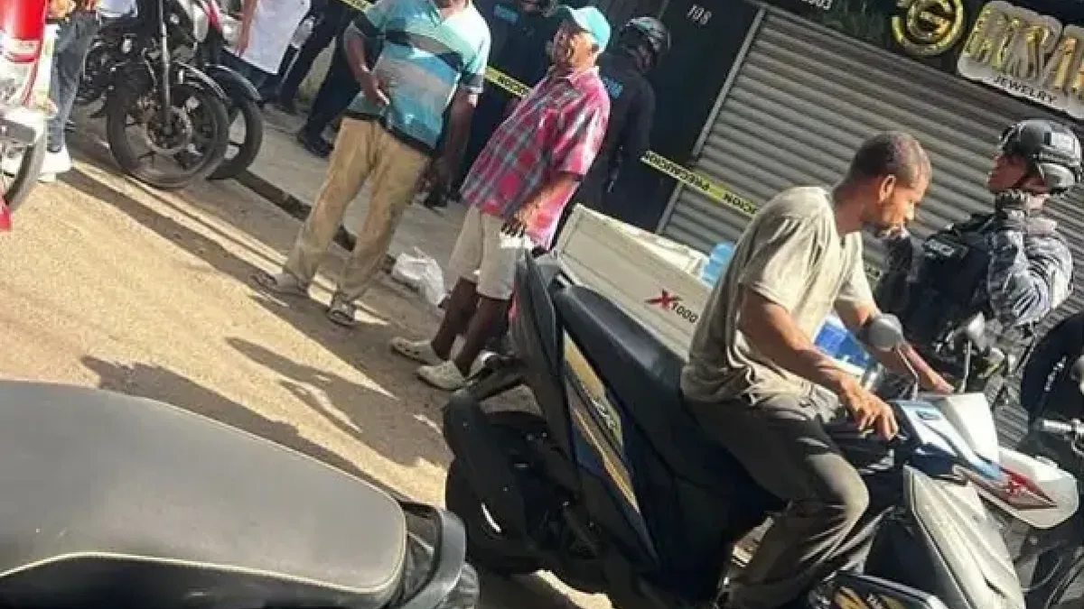 Asaltan joyería en Villa Juana; un herido