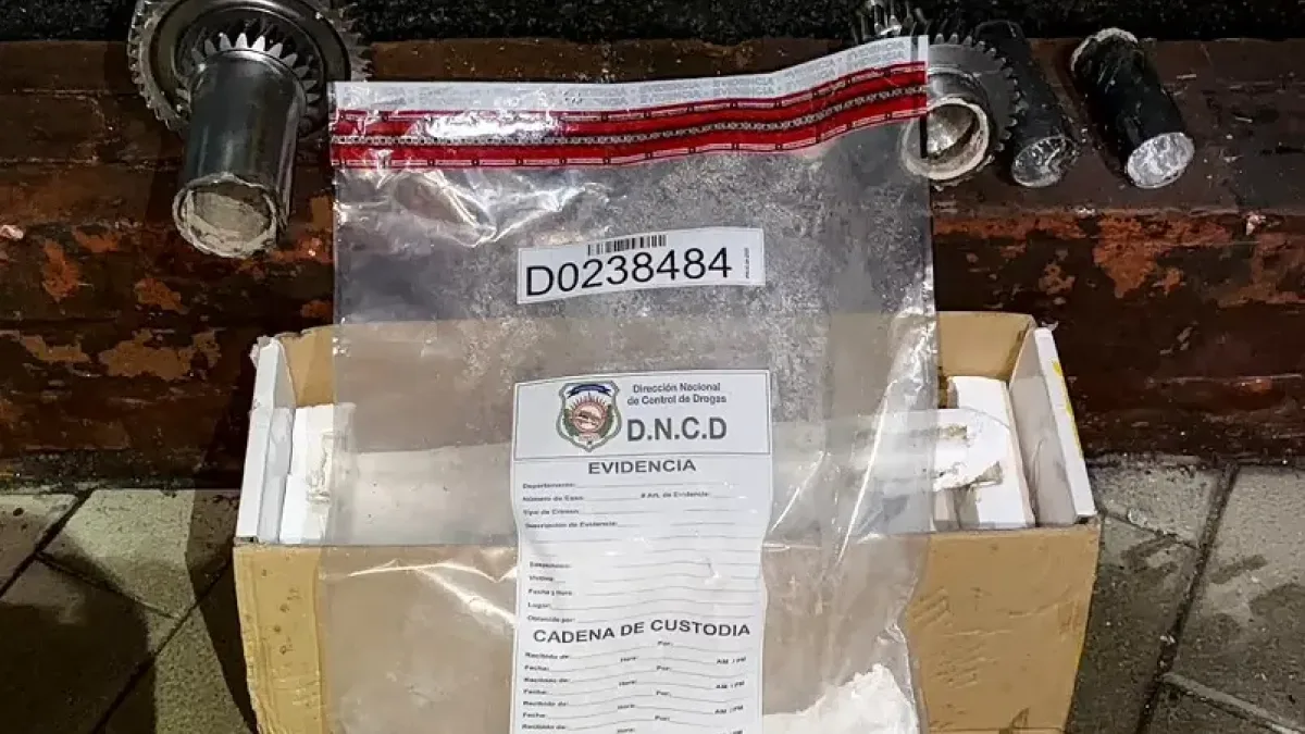 DNCD ocupa cocaína oculta en eje de transmisión