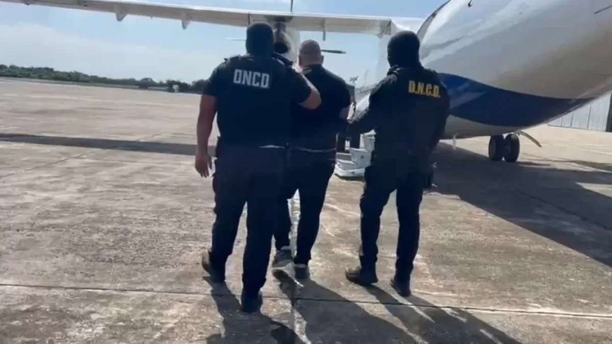 Extraditan a tres dominicanos requeridos por EE.UU.