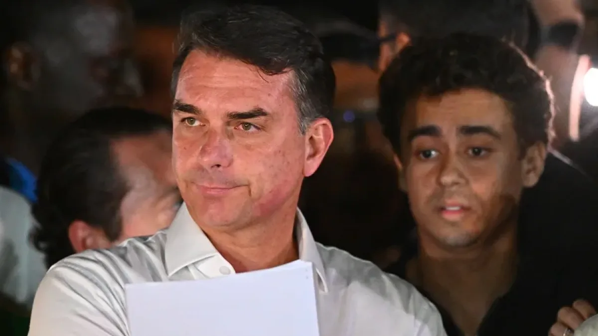 Flávio Bolsonaro pedirá anulación de elecciones en Brasil