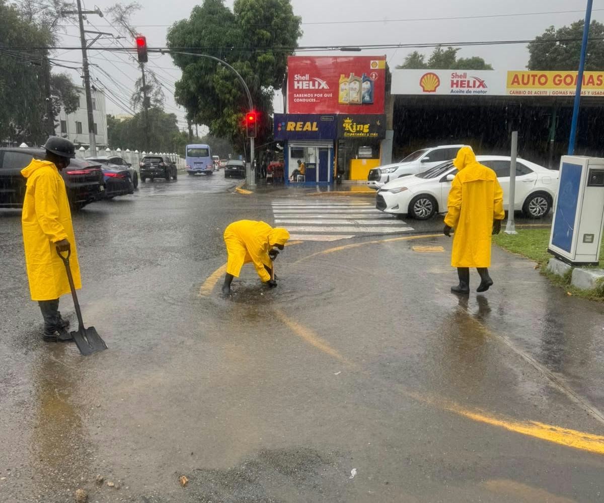 Alcaldía del DN moviliza 500 brigadistas por lluvias