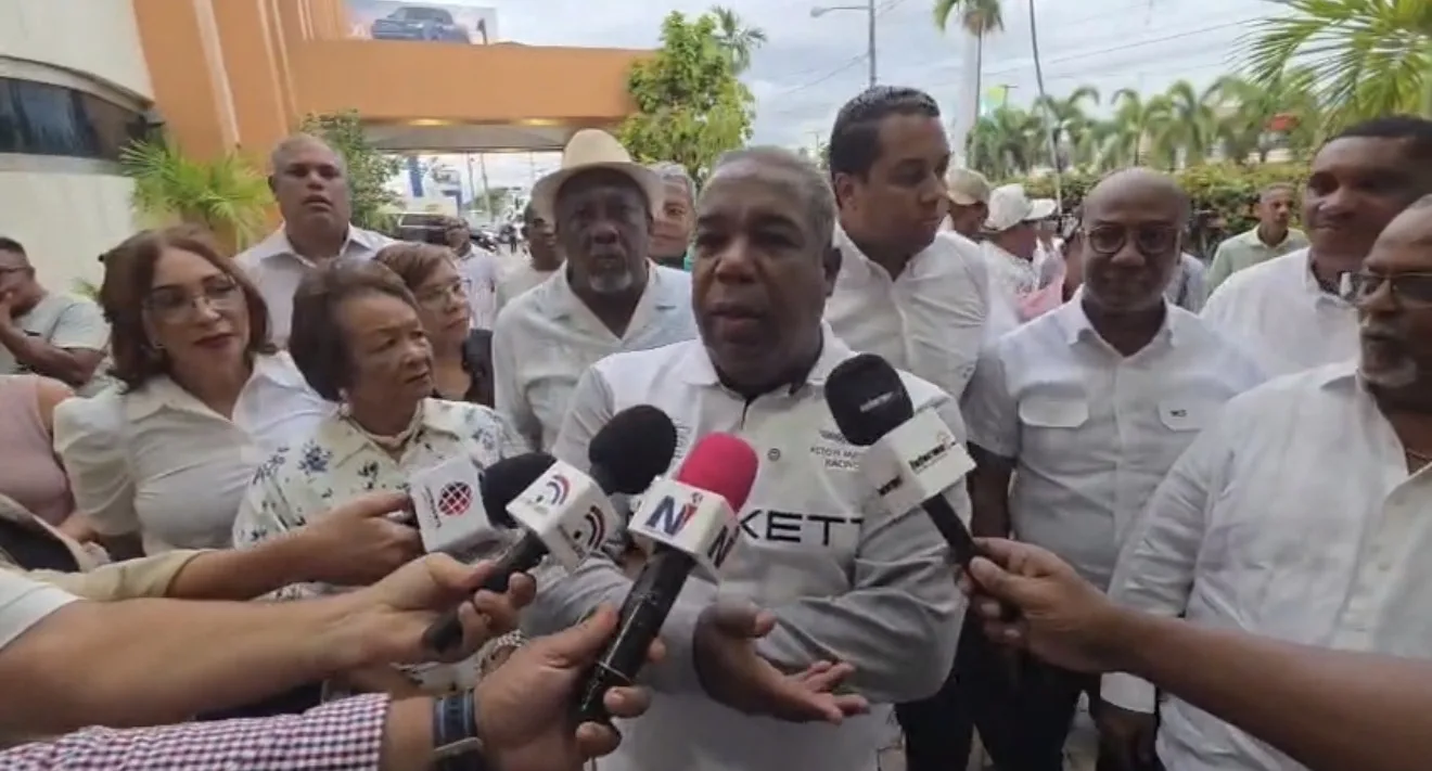 Tony Peña Guaba refuerza apoyo del PRM en SDE