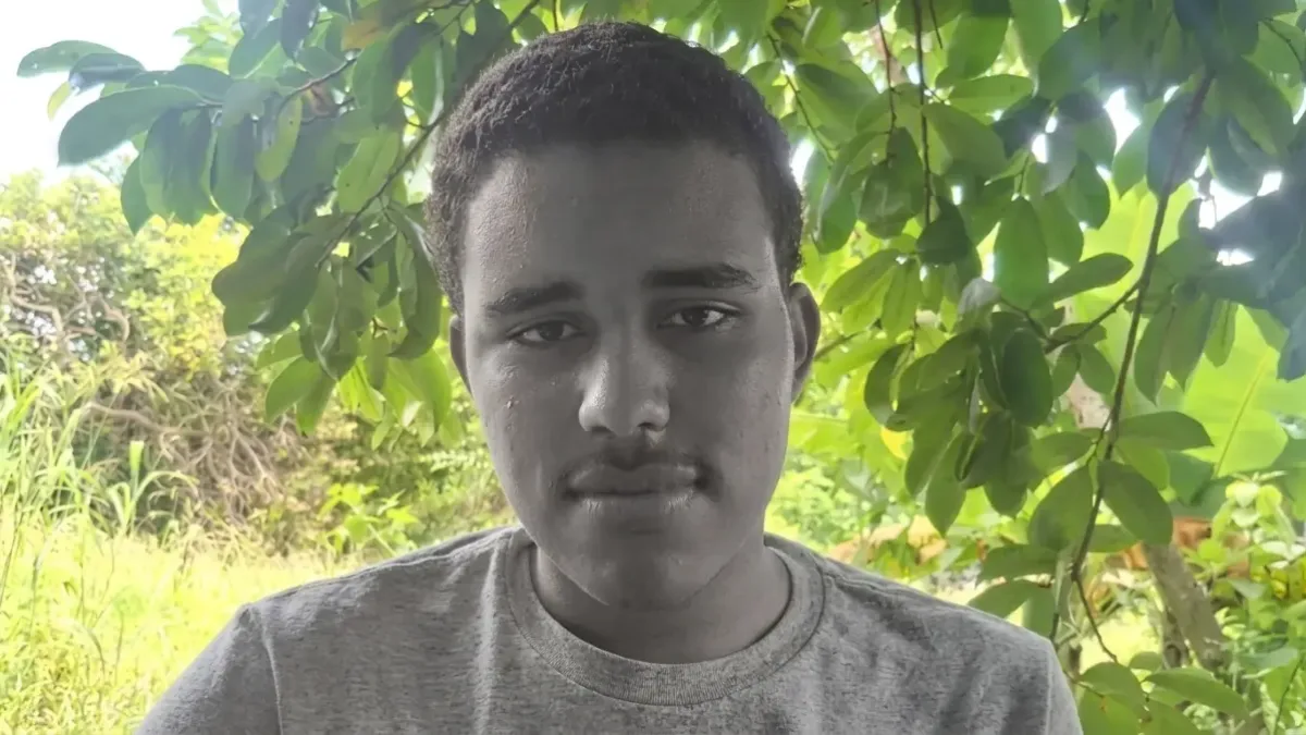 Féretro de adolescente llevado a su liceo exige aclarar su muerte