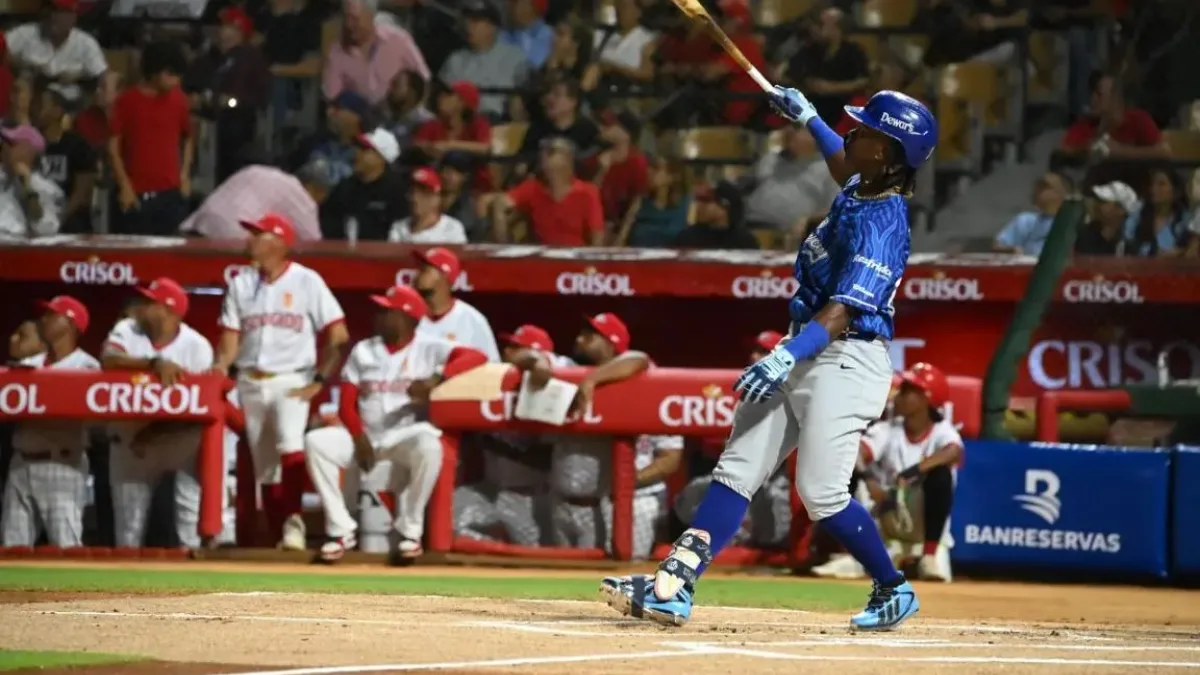 Novato Madé guía triunfo del Licey ante Escogido