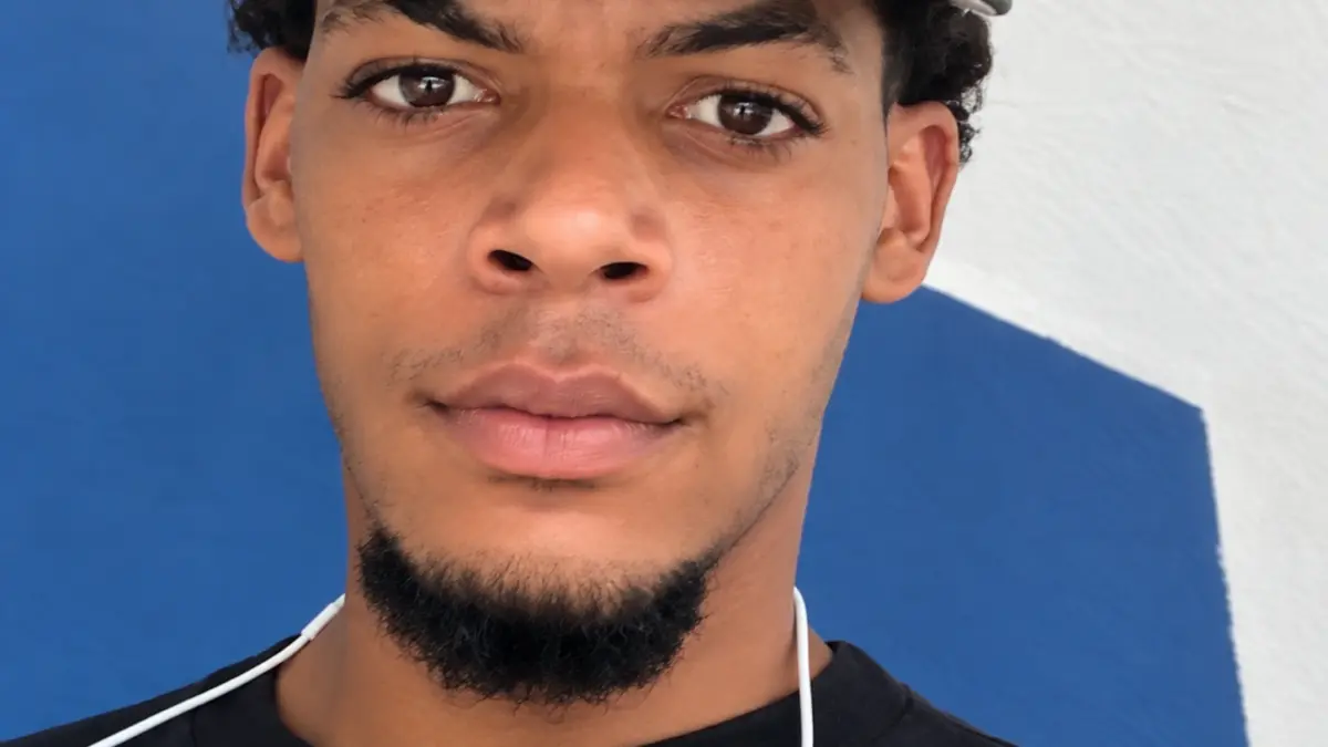 Madre de joven desaparecido en Nagua pide a Abinader intensificar búsqueda