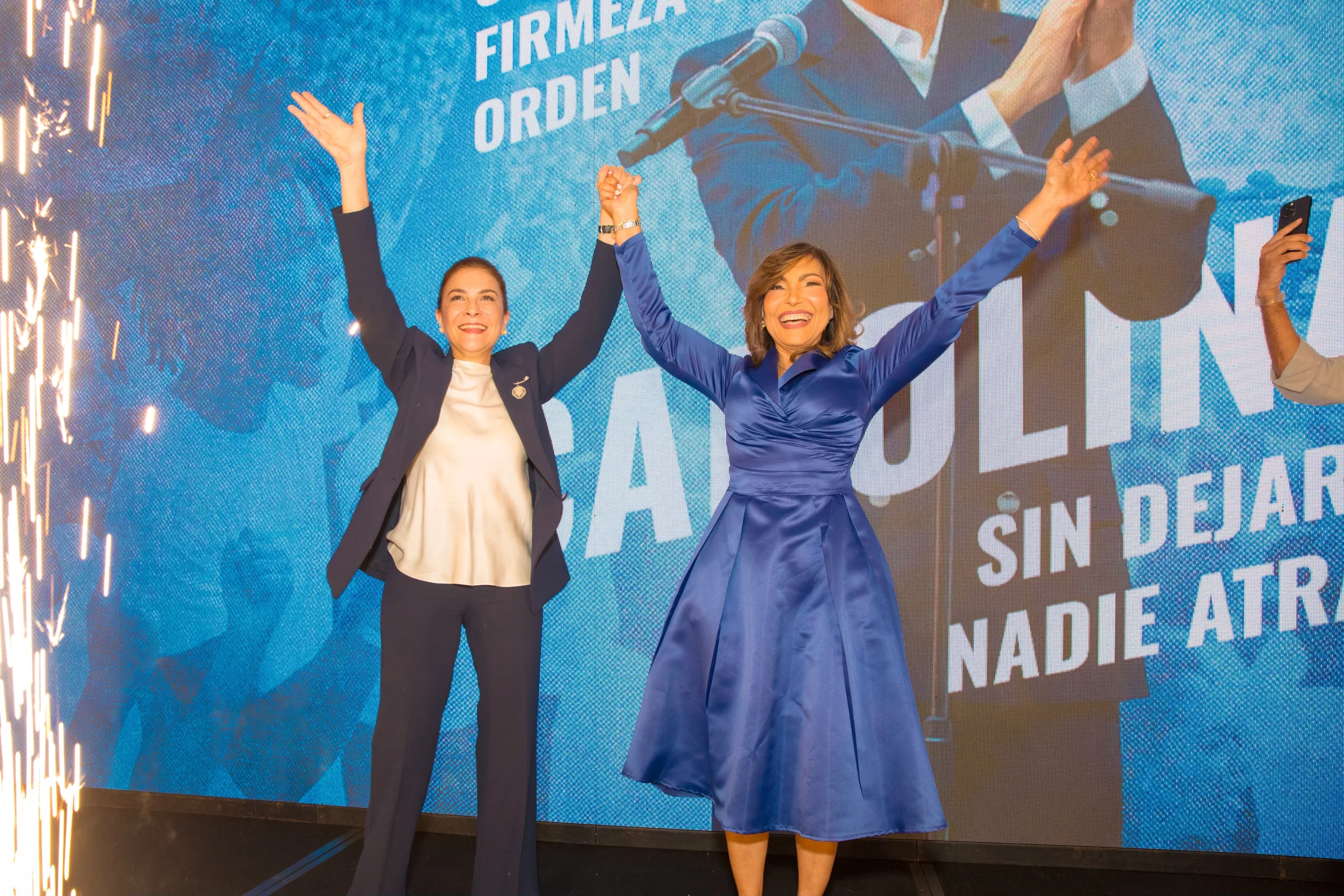 Carolina Mejía recibe respaldo de Geanilda Vásquez para 2028