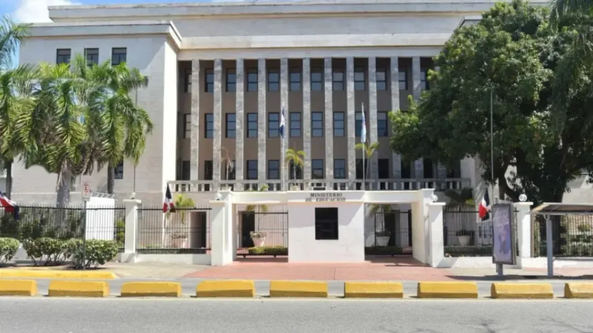 Educación suspende clases en provincias en alerta amarilla